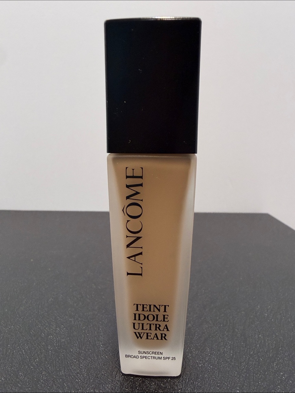 Teint Idole Ultra Wear Foundation - Neutral Beige Shade 135N
